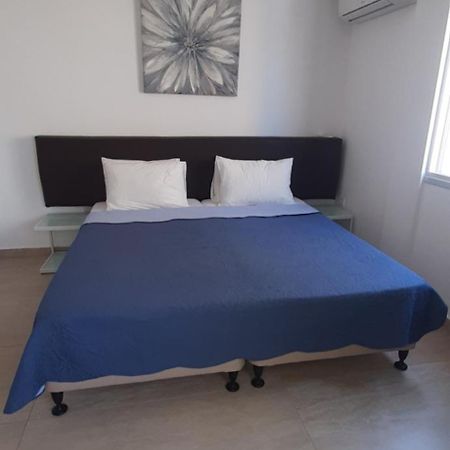P L Panagiotis Apartment Larnaca Exterior foto