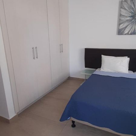 P L Panagiotis Apartment Larnaca Exterior foto